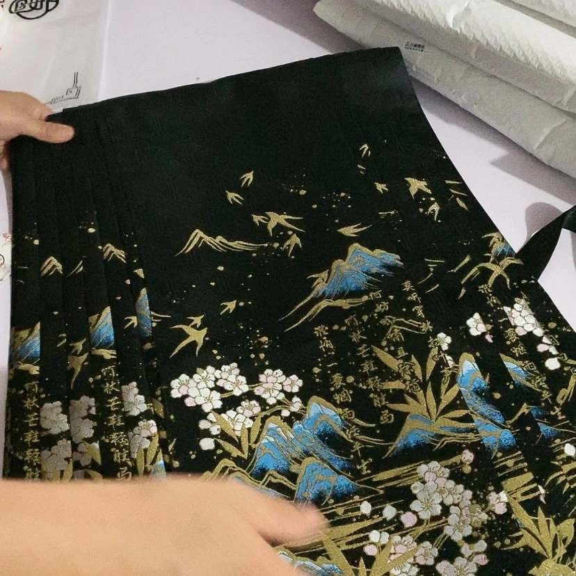 【闪购商品】千里江山黑色M