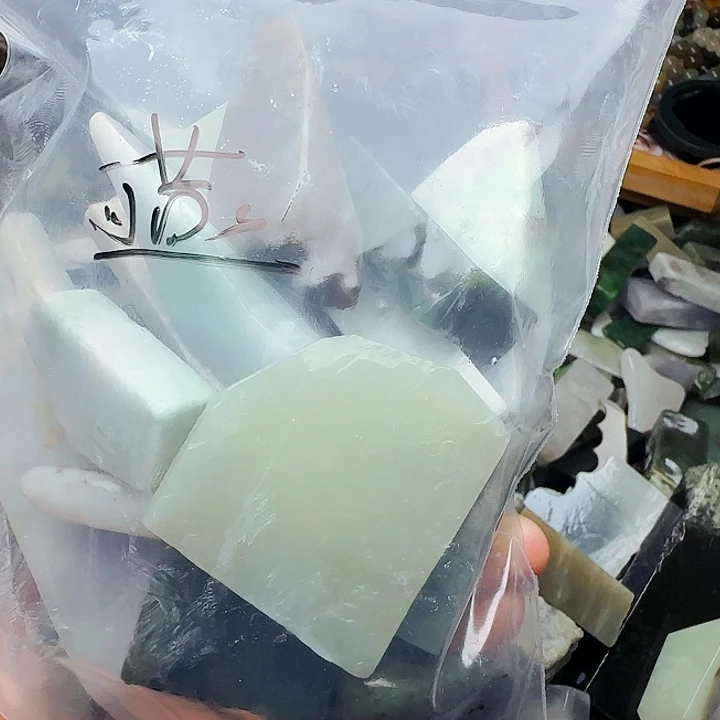 燕***和田玉（糖玉）未镶嵌珠宝半成品