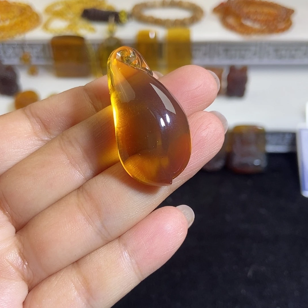 未镶嵌颈饰琥珀缅甸天然琥珀吊坠