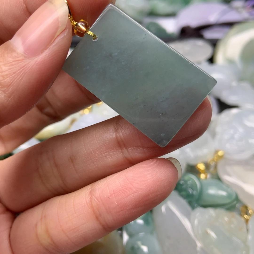 翡翠颈饰未镶嵌天然翡翠