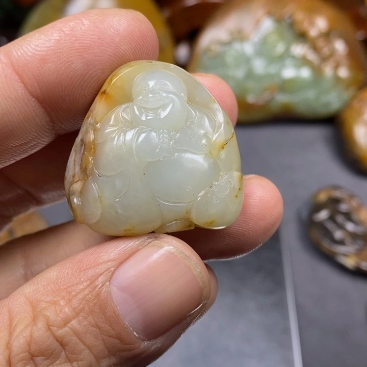 和田玉未镶嵌把件