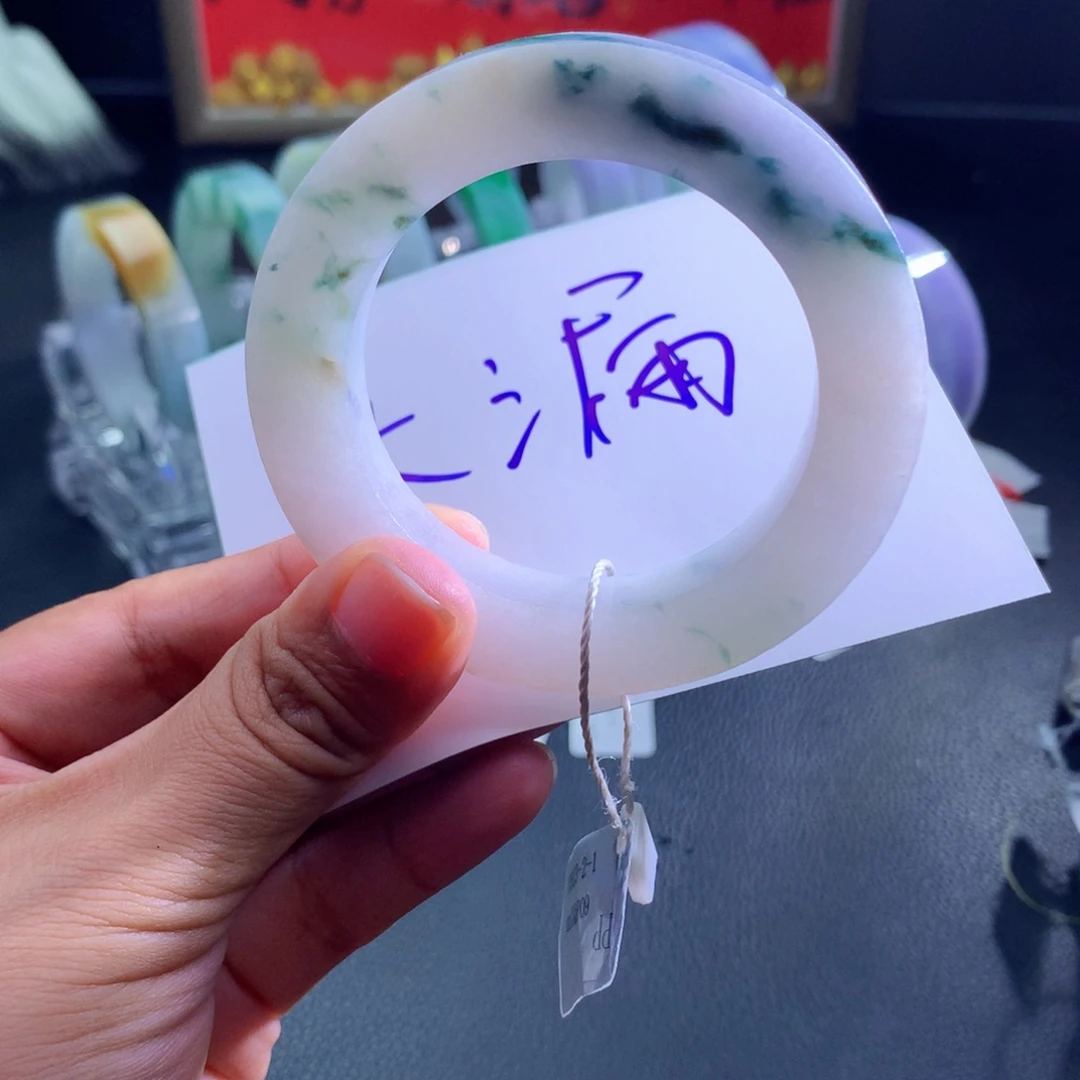 定制翡翠未镶嵌翡翠手镯