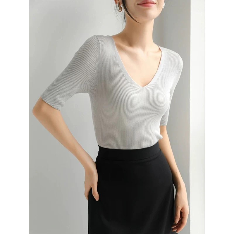 常规针织V字领女不缩水V领衫修身薄款百搭毛衣中袖款简约白色气质