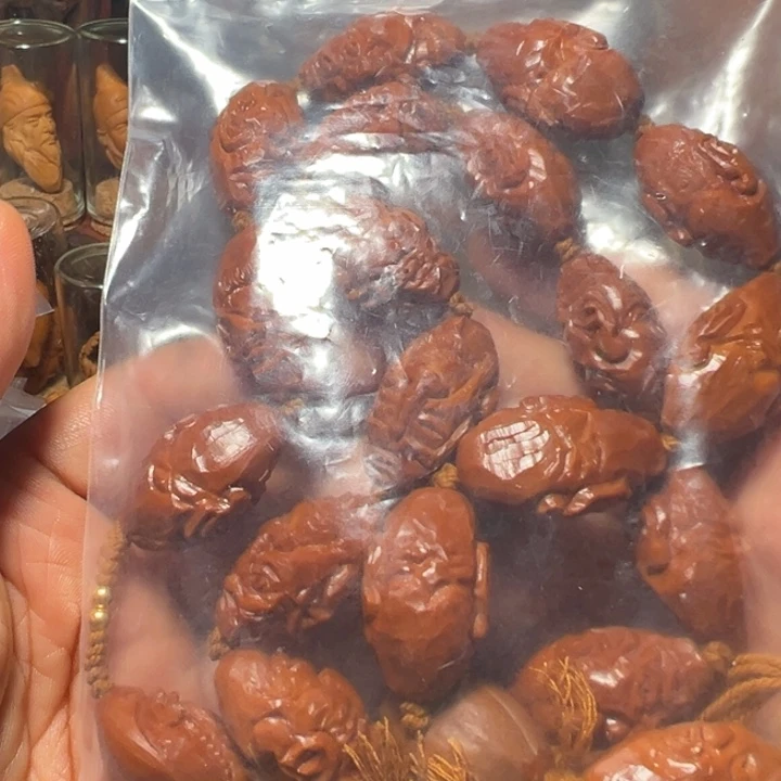 丹***队橄榄核手串/手链丑男百态长串