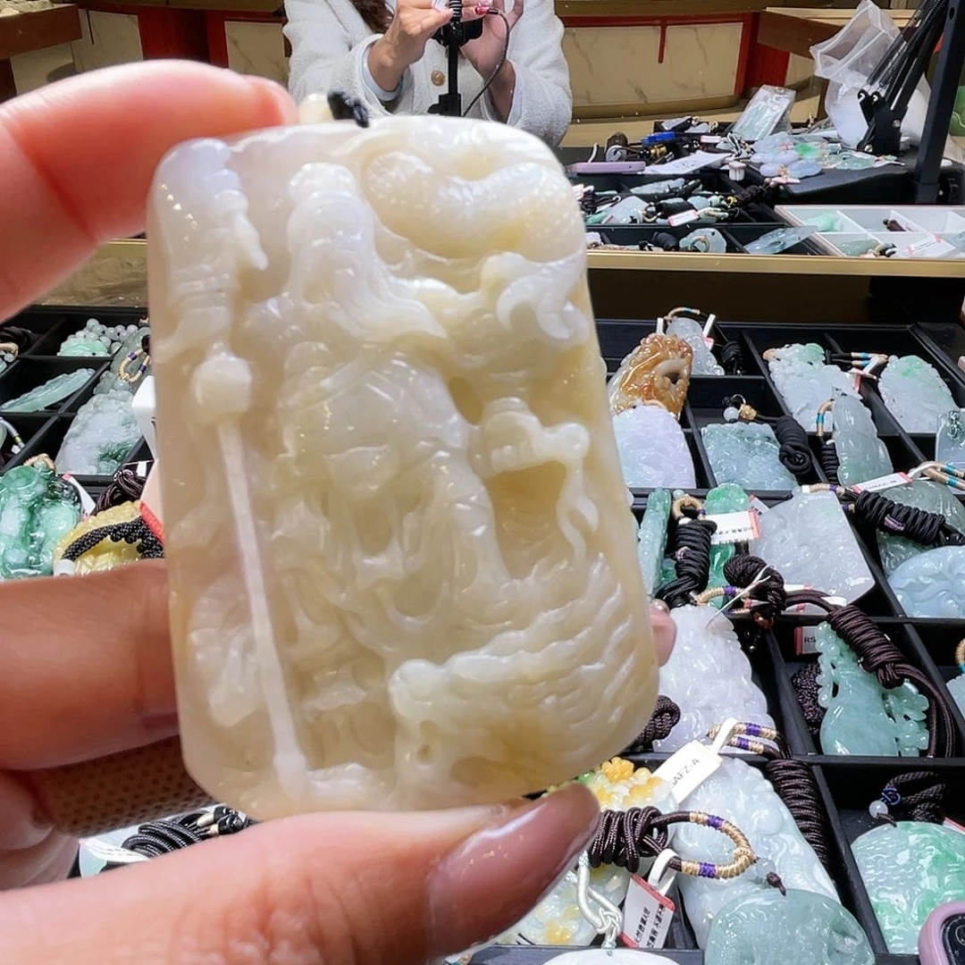 翡翠颈饰未镶嵌一个