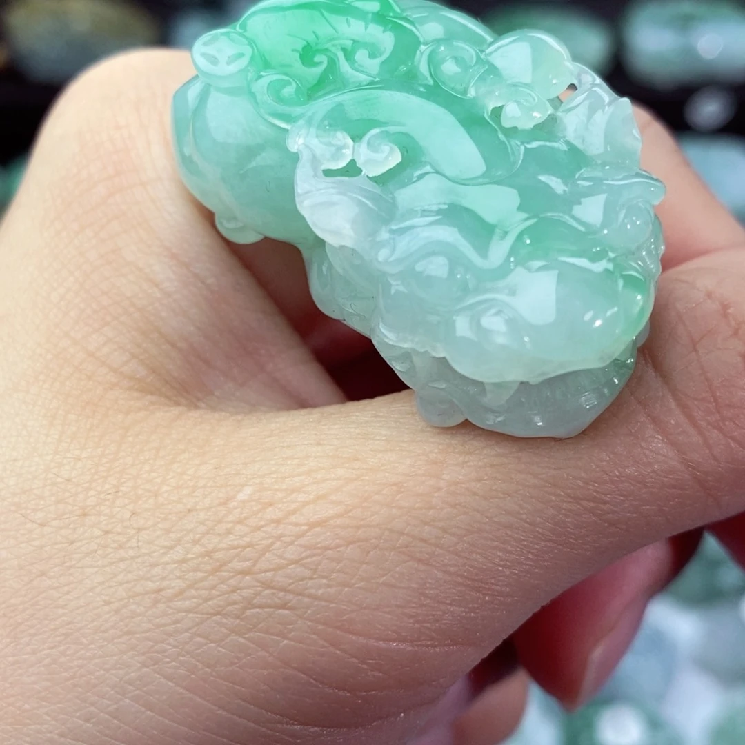 翡翠颈饰未镶嵌天然