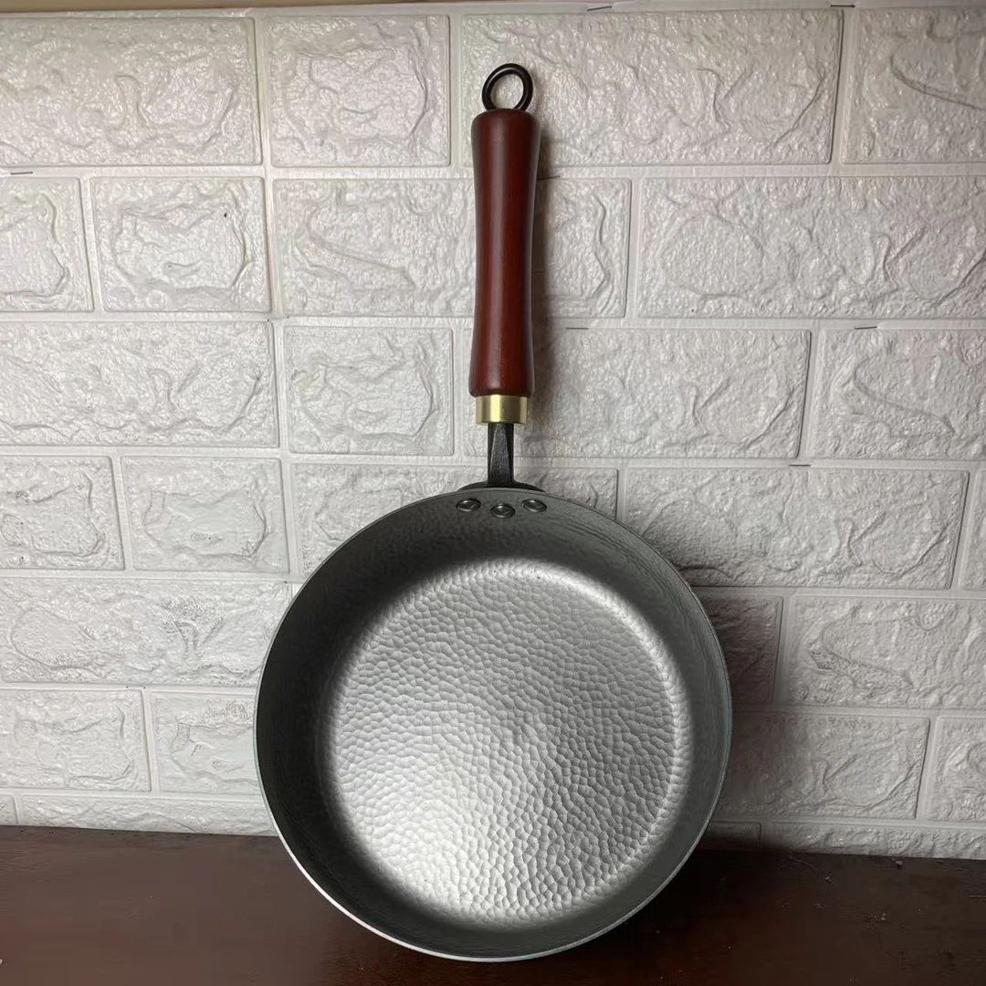 章丘手工加高平底煎锅无涂层