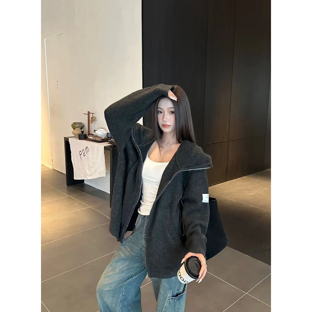 冬季新款百搭休闲风小众炸街高级感爆款女装韩版连帽印花毛衣外套