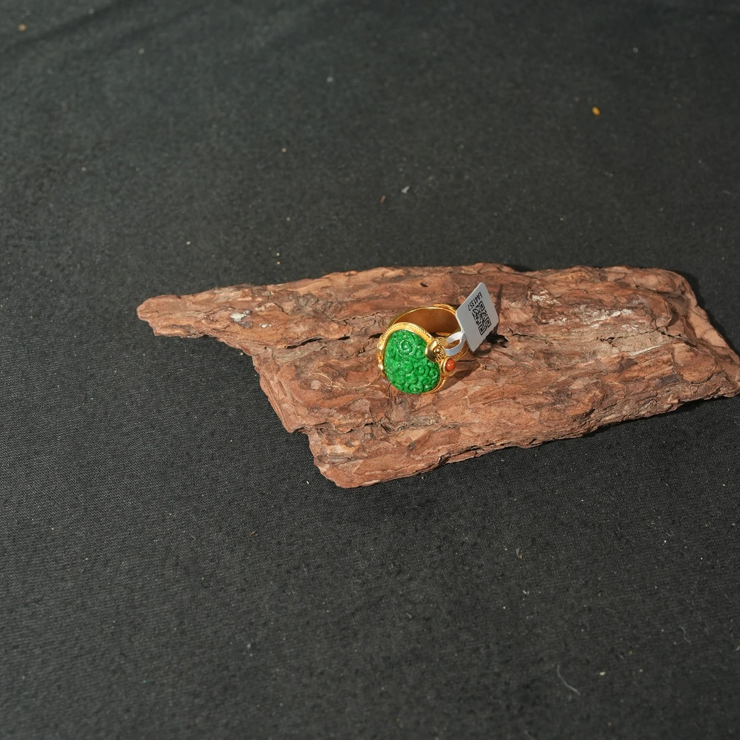 11.26香港王老板-翡翠戒指1k247