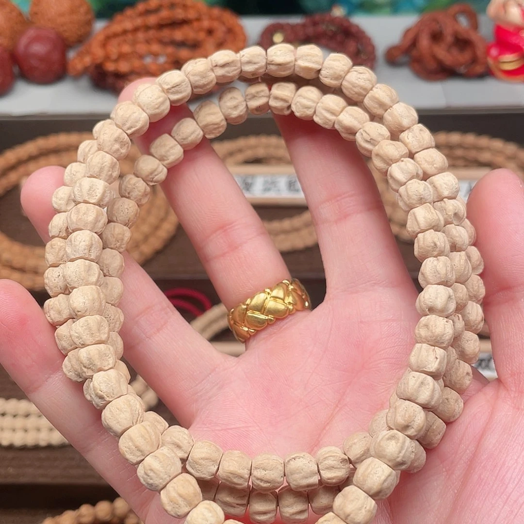 柏香籽/百香籽吊坠金**人