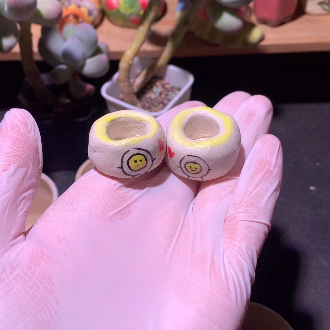 一对花盆哈哈哈哈哈哈