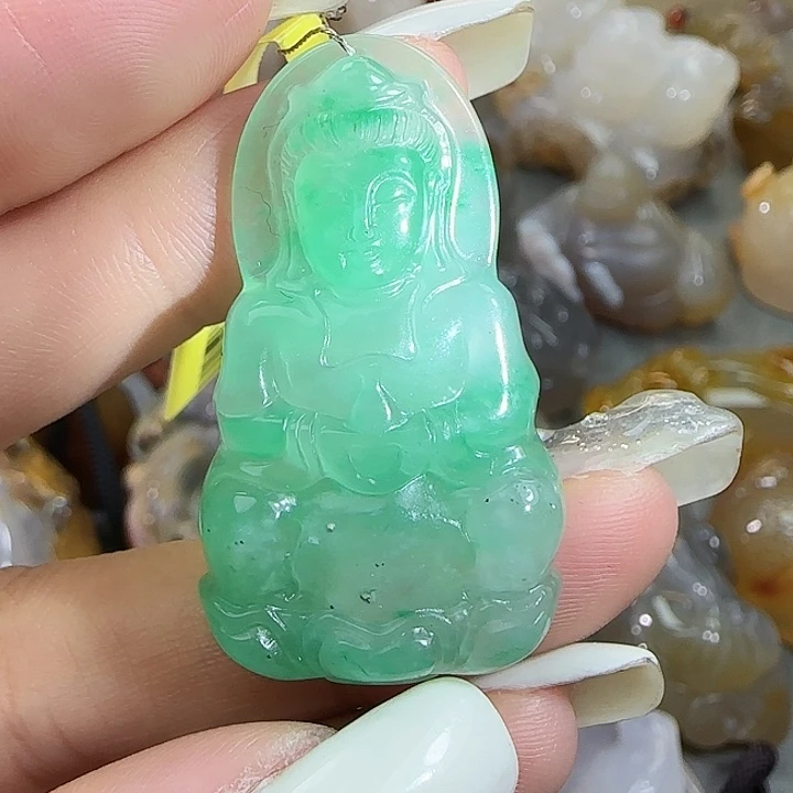 石英质玉合金吊坠