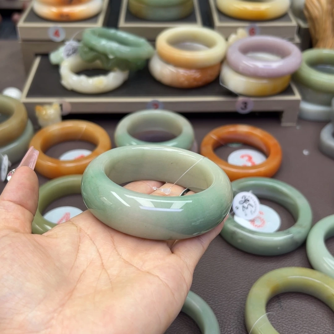 石英质玉手镯未镶嵌?*?