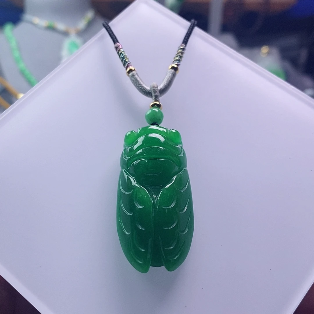 翡翠未镶嵌吊坠(赠链)