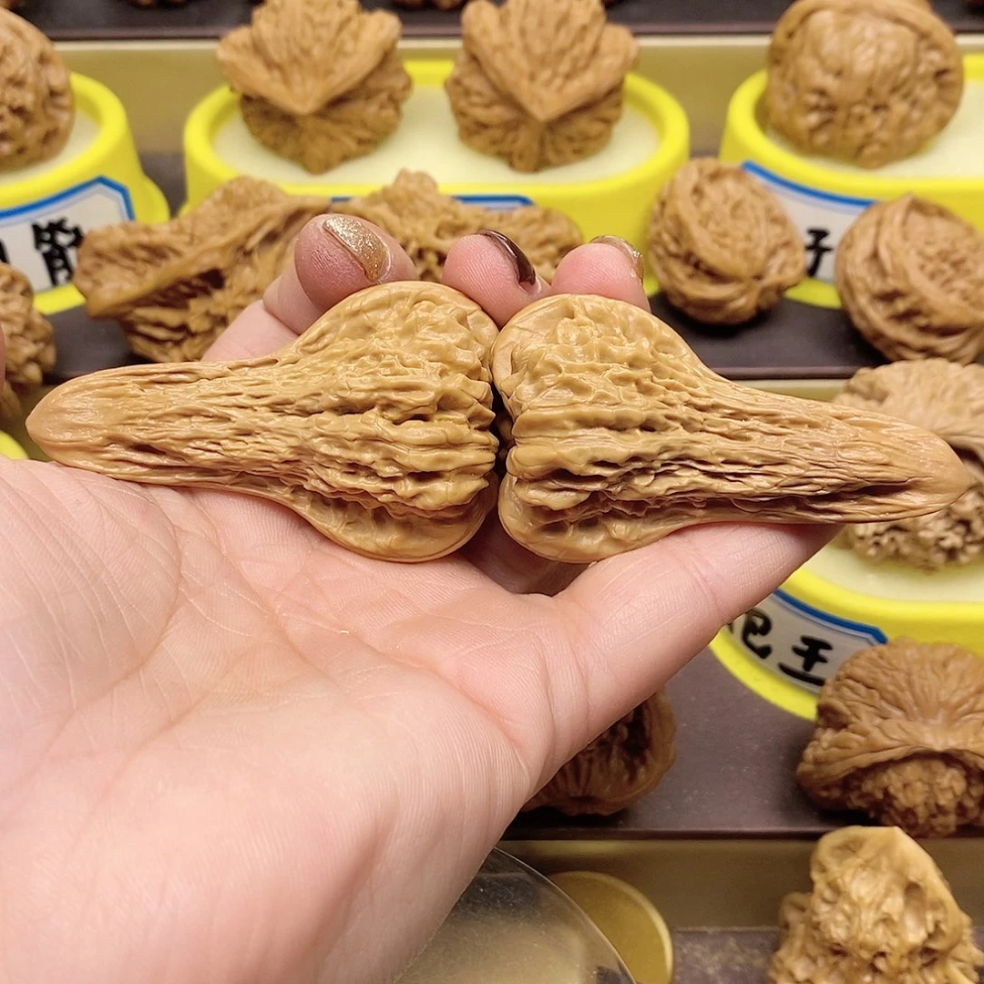 文玩核桃吊坠鸭嘴