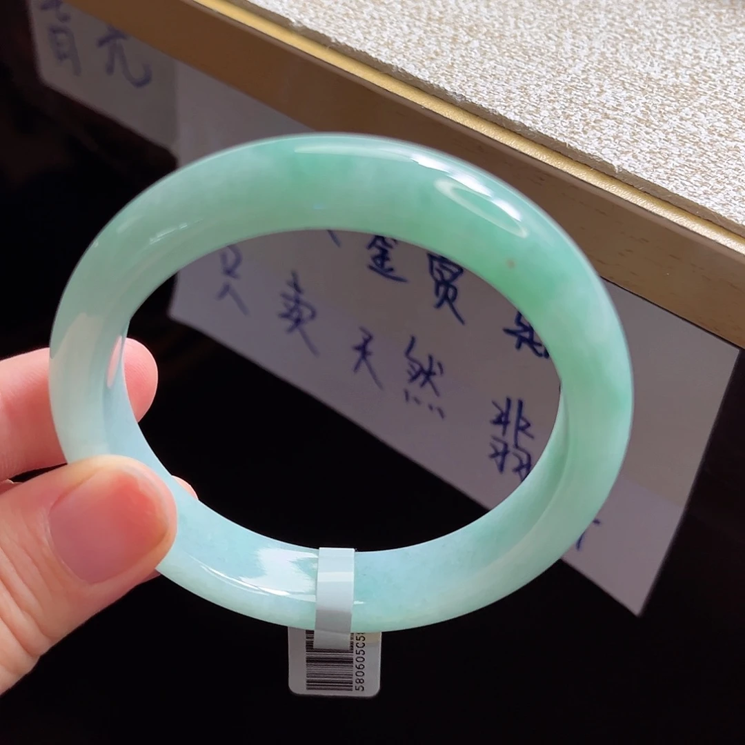 翡翠手镯未镶嵌手镯