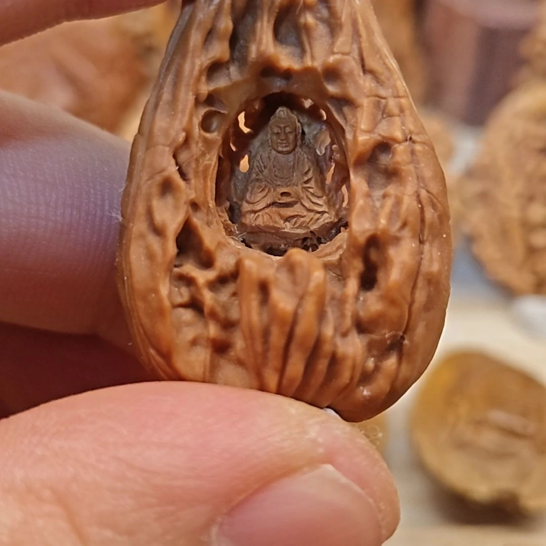 核桃吊坠纯手工雕刻佛在心中