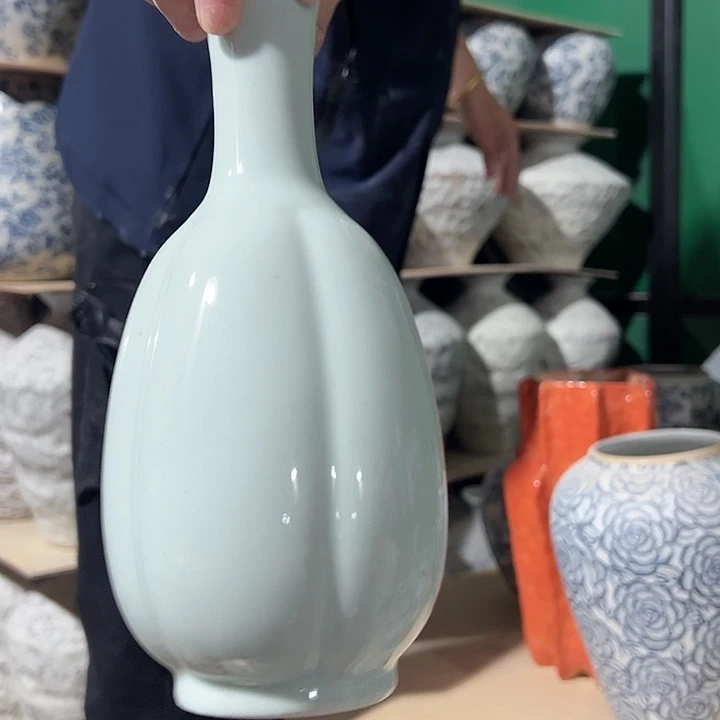 景德镇陶瓷花瓶工厂