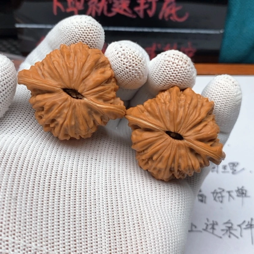 【闪购商品】文玩核桃把件1楼子