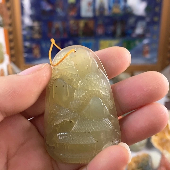 蛇纹石玉未镶嵌颈饰