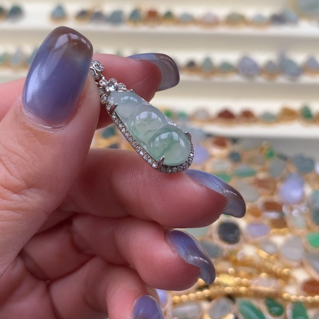 翡翠银S925镶嵌颈饰豆子