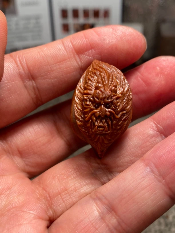 福利苏工核雕纯手工雕刻，铁核八花孤品，大运祥龙，市场罕见