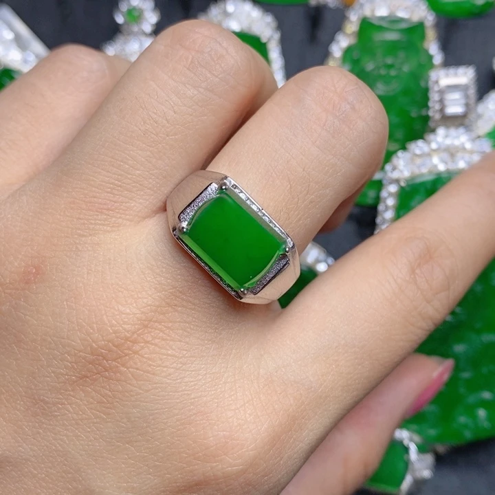 翡翠挂件未镶嵌马鞍男戒