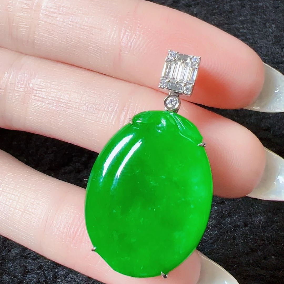 翡翠颈饰18K金镶嵌签收后24小时鉴赏期，过时不退