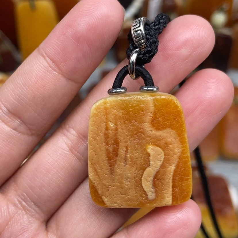 【闪购商品】未镶嵌颈饰琥珀