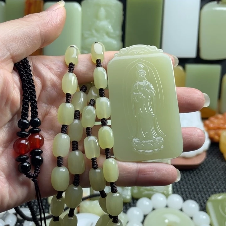 快***哥新疆昆仑山料观音牌