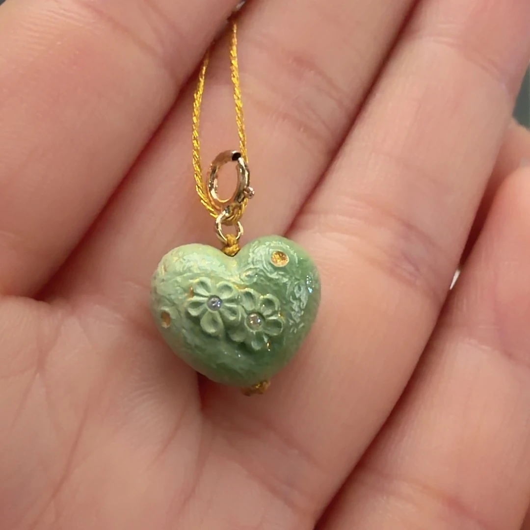 绿松石未镶嵌颈饰