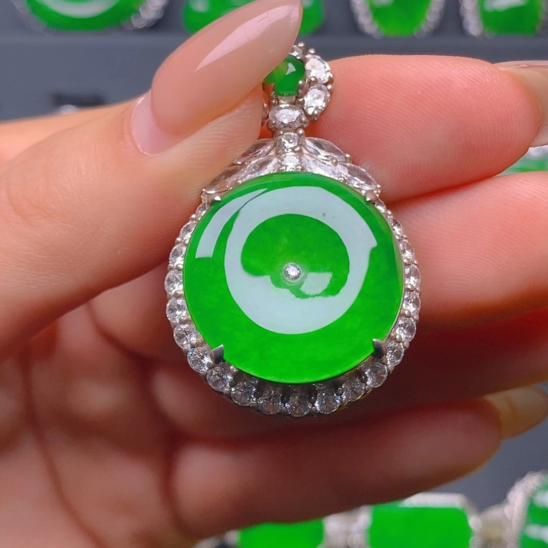 颈饰银S925镶嵌翡翠