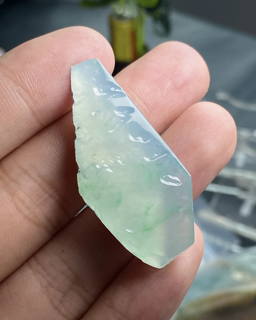 冰种翡翠金丝阳绿种老起光意境吊坠牌45-20-6.5mm