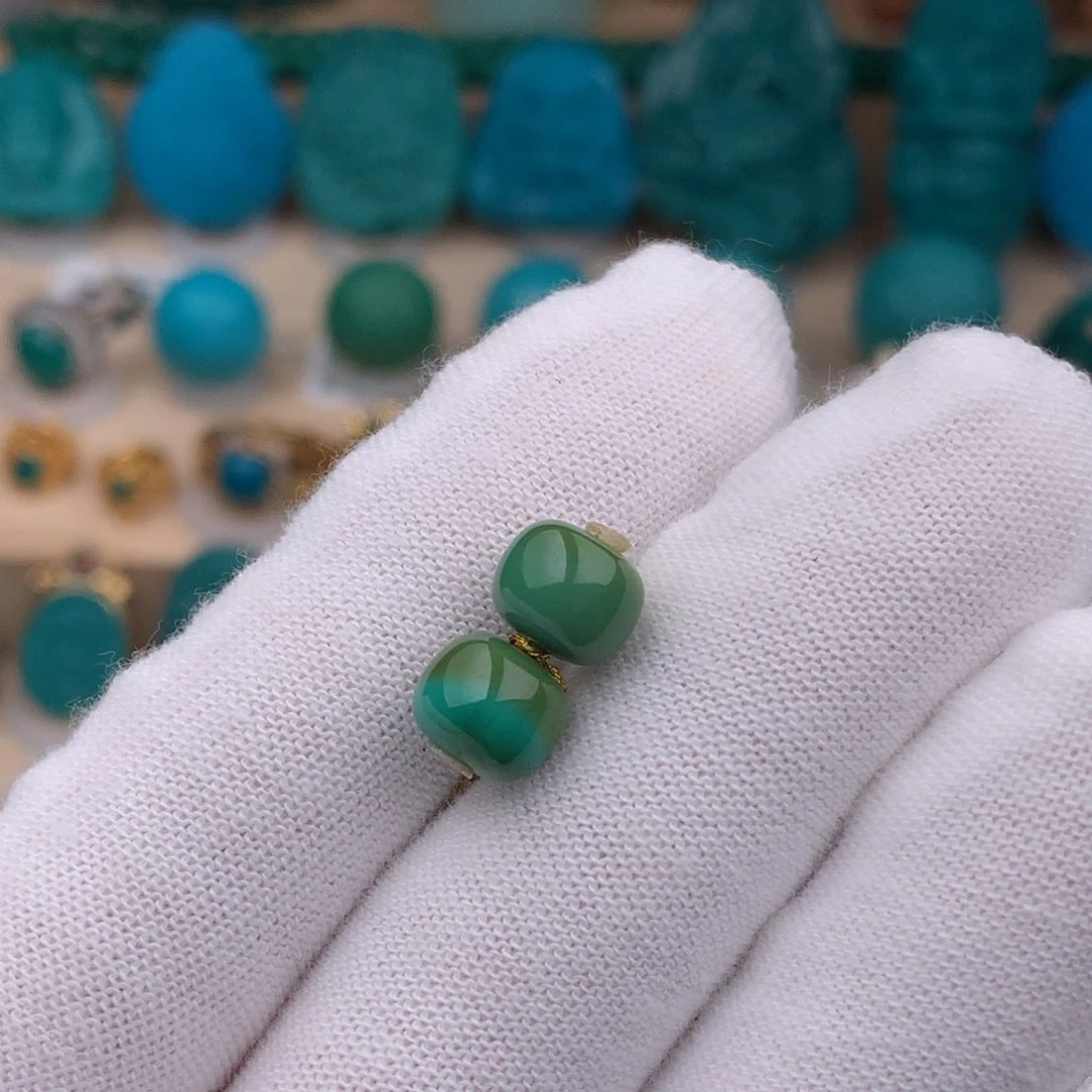 未镶嵌绿松石珠宝奇石