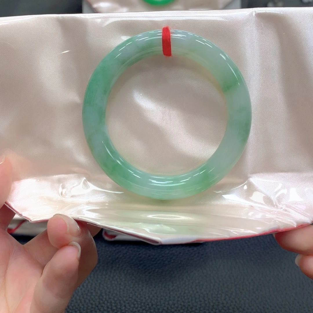 翡翠未镶嵌手镯23