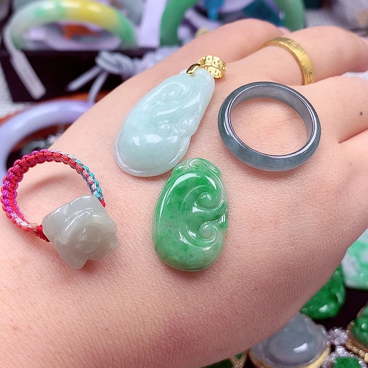 翡翠未镶嵌颈饰翡翠