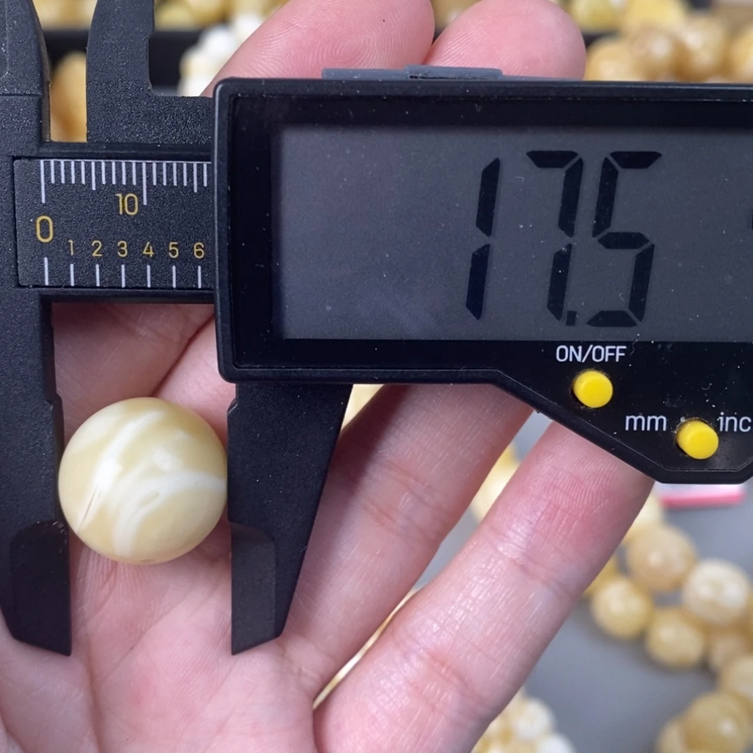 蜜蜡未镶嵌珠宝奇石