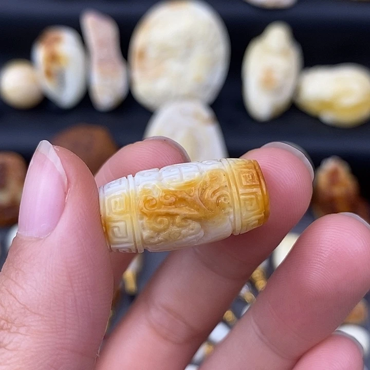 琥珀未镶嵌裸石13龙凤珠c715