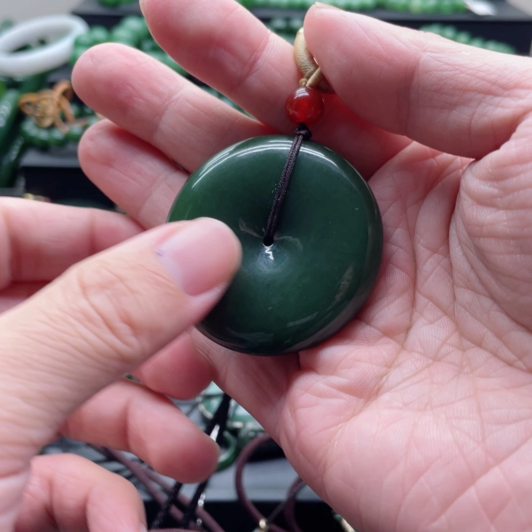 旭***华和田玉（碧玉）未镶嵌颈饰