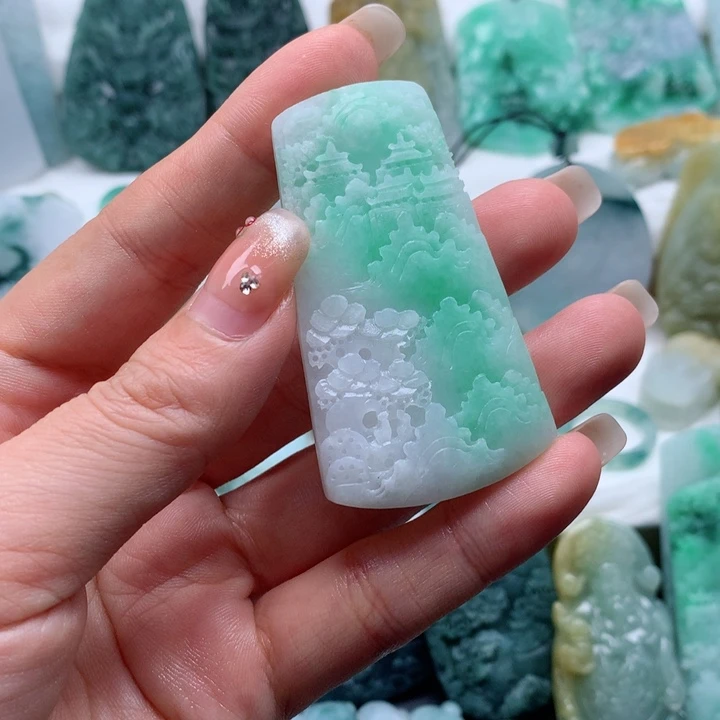 定制翡翠未镶嵌山水牌