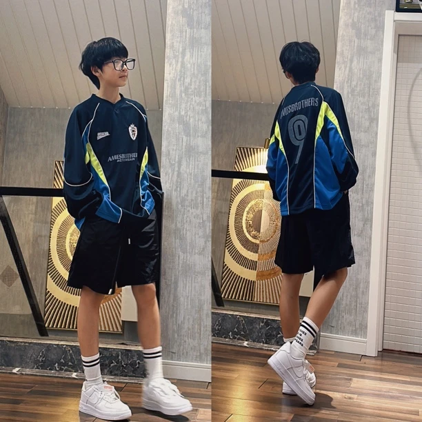 【炸了炸了】蓝绿拼接款徽章v领运动时尚速干休闲中大童卫衣体恤070