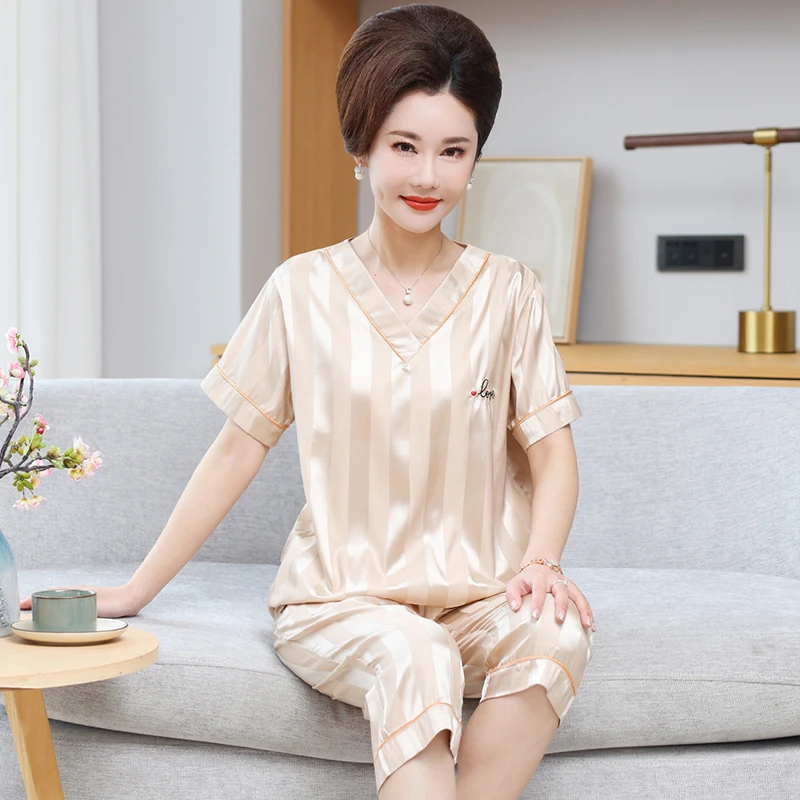 带胸垫中老年睡衣夏季冰丝薄款高级感妈妈装短袖七分裤大码家居服