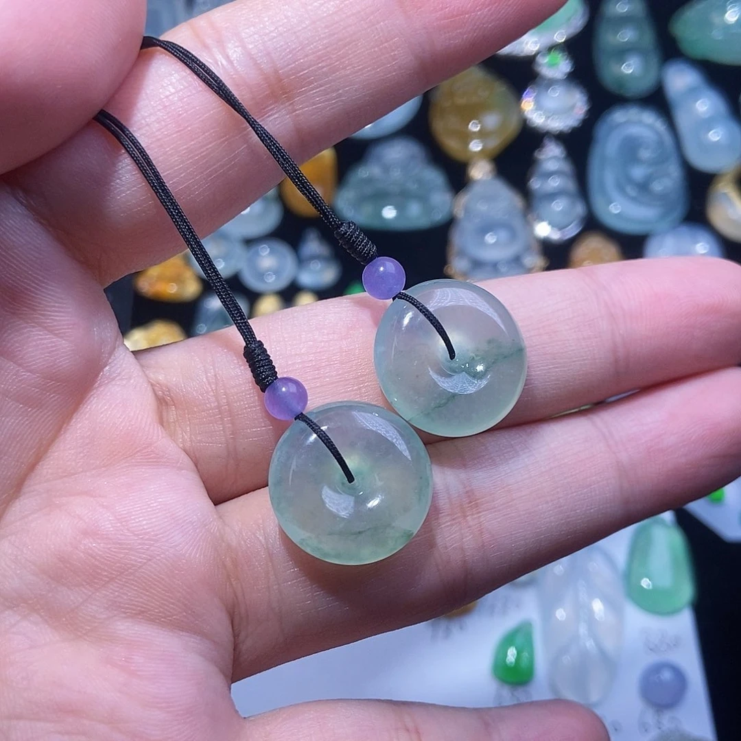 翡翠未镶嵌颈饰飘绿花平安扣一对