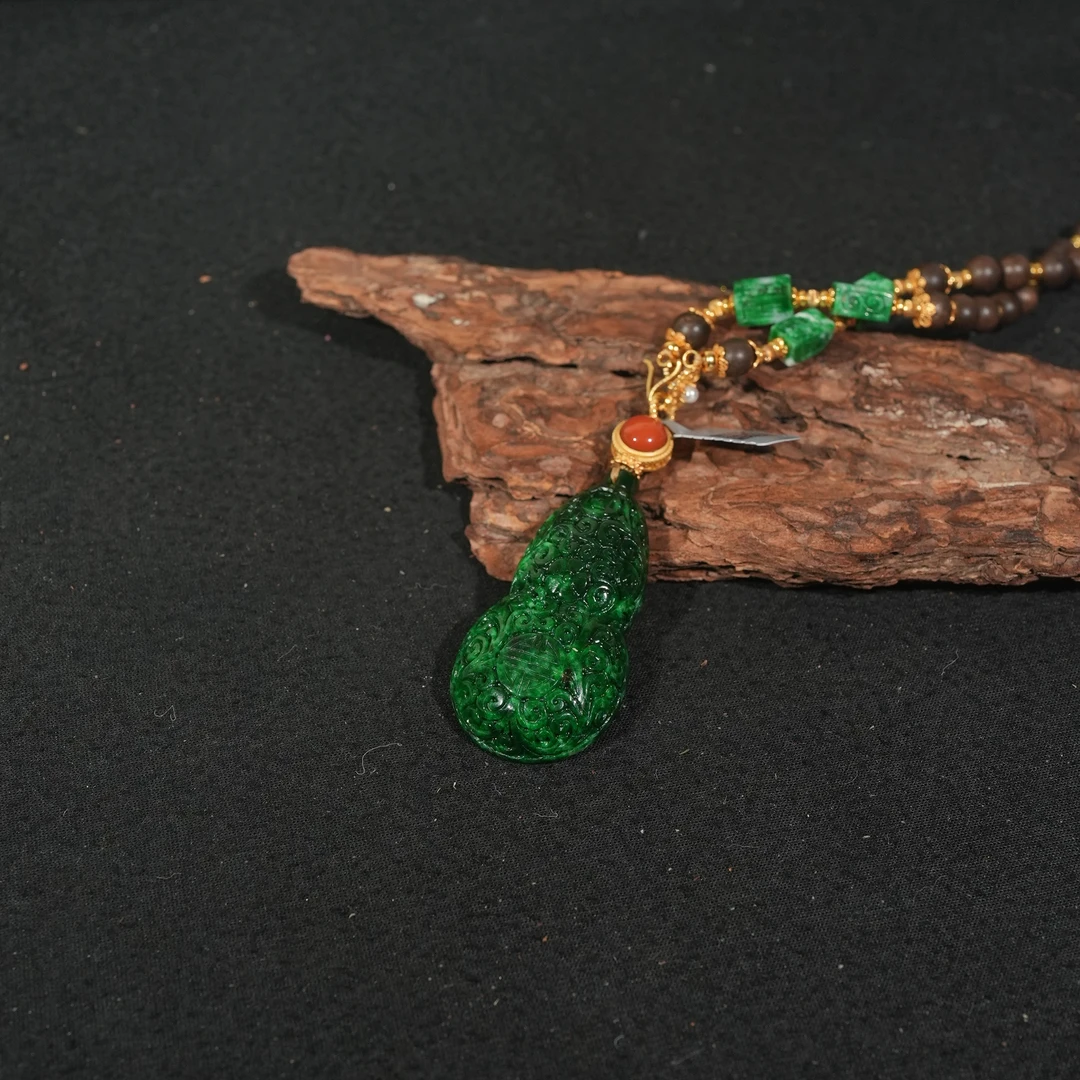 12.2香港王老板-翡翠吊坠1k272