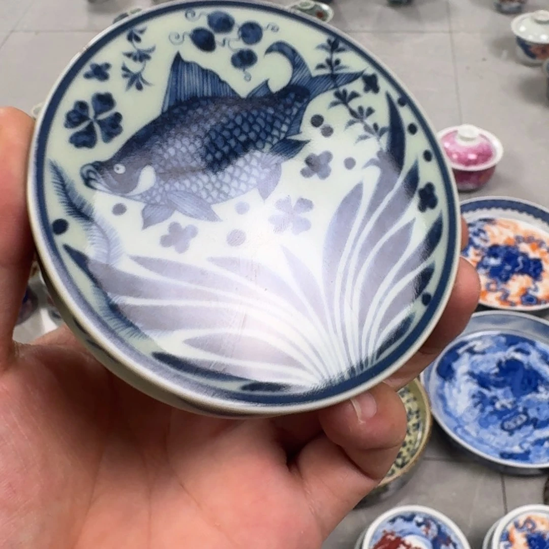 杯清釉青花鱼藻纹盖置