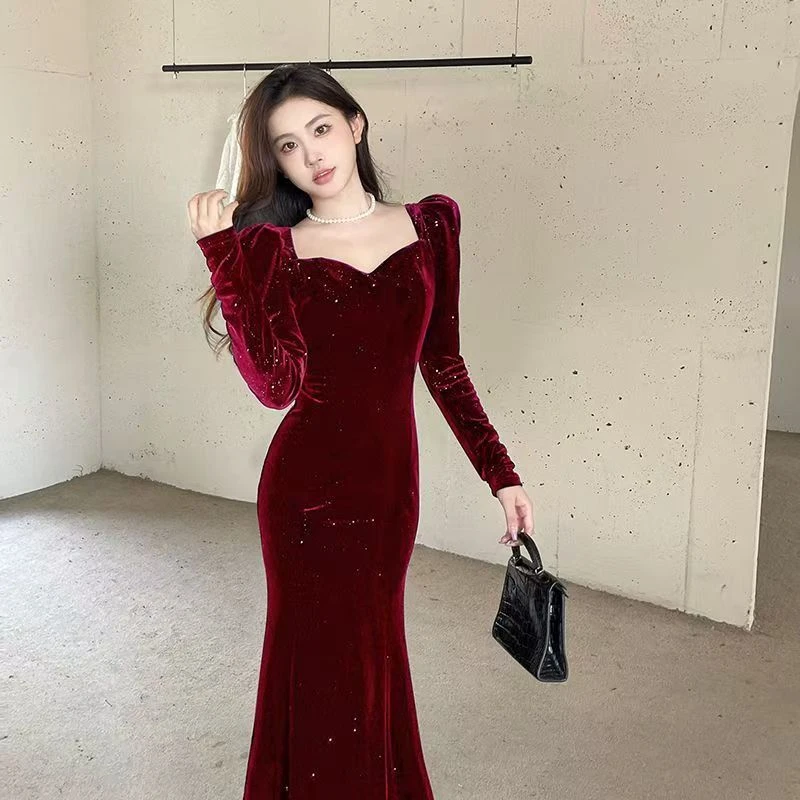 大码女装法式高级感赫本风丝绒鱼尾裙子秋冬款胖mm显瘦内搭连衣裙
