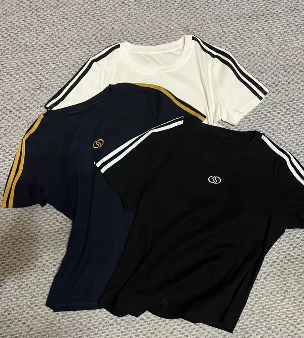 宽松型加条休闲体恤