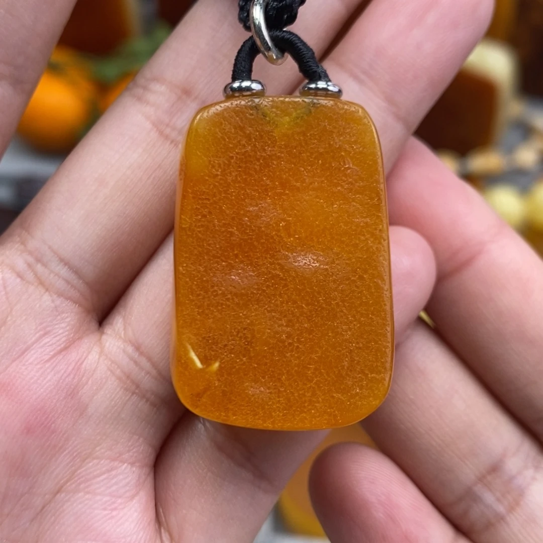 琥珀吊坠(赠链)未镶嵌