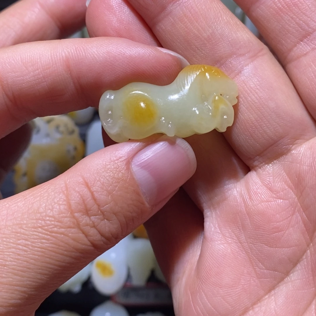 *****和田玉未镶嵌颈饰