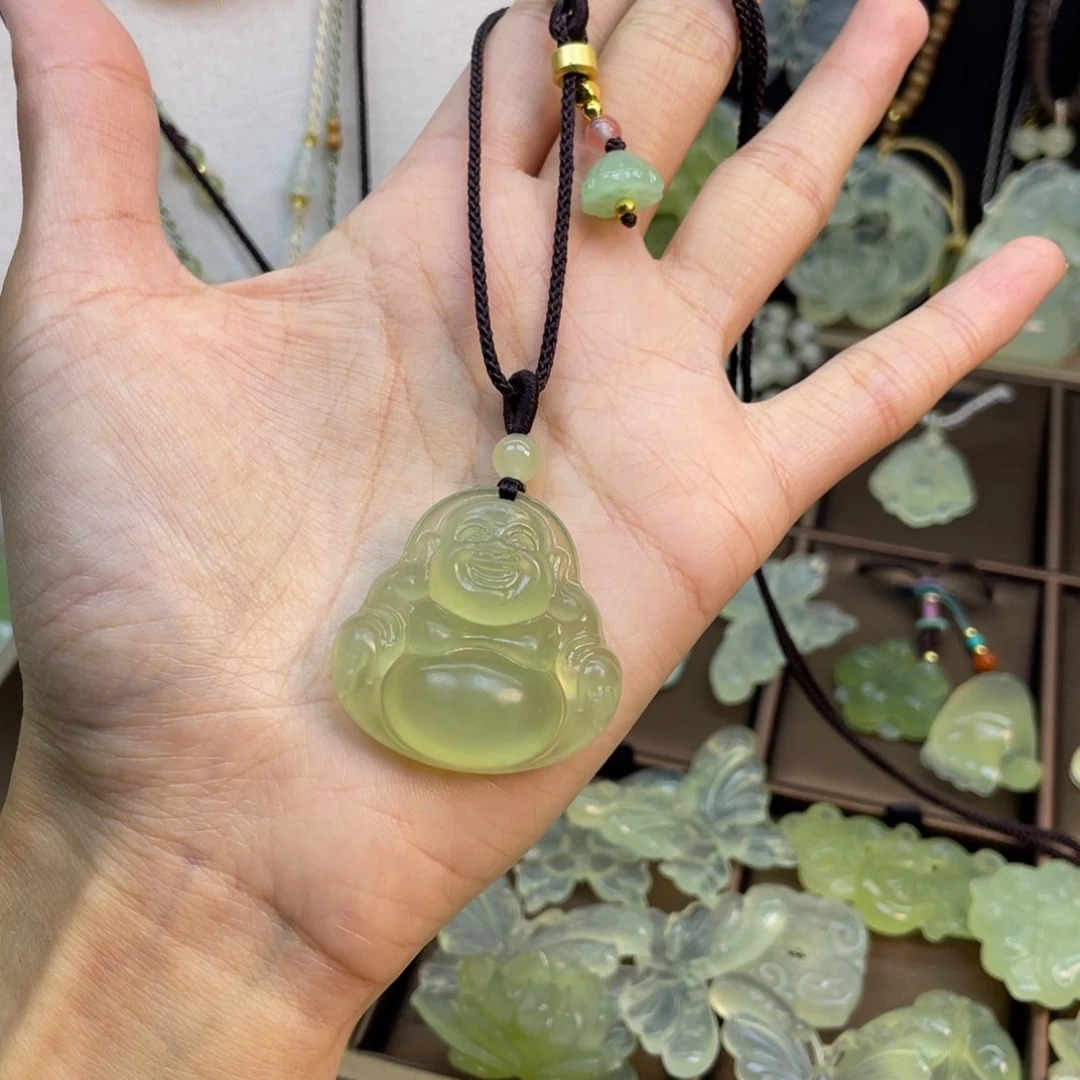 蛇纹石玉未镶嵌颈饰